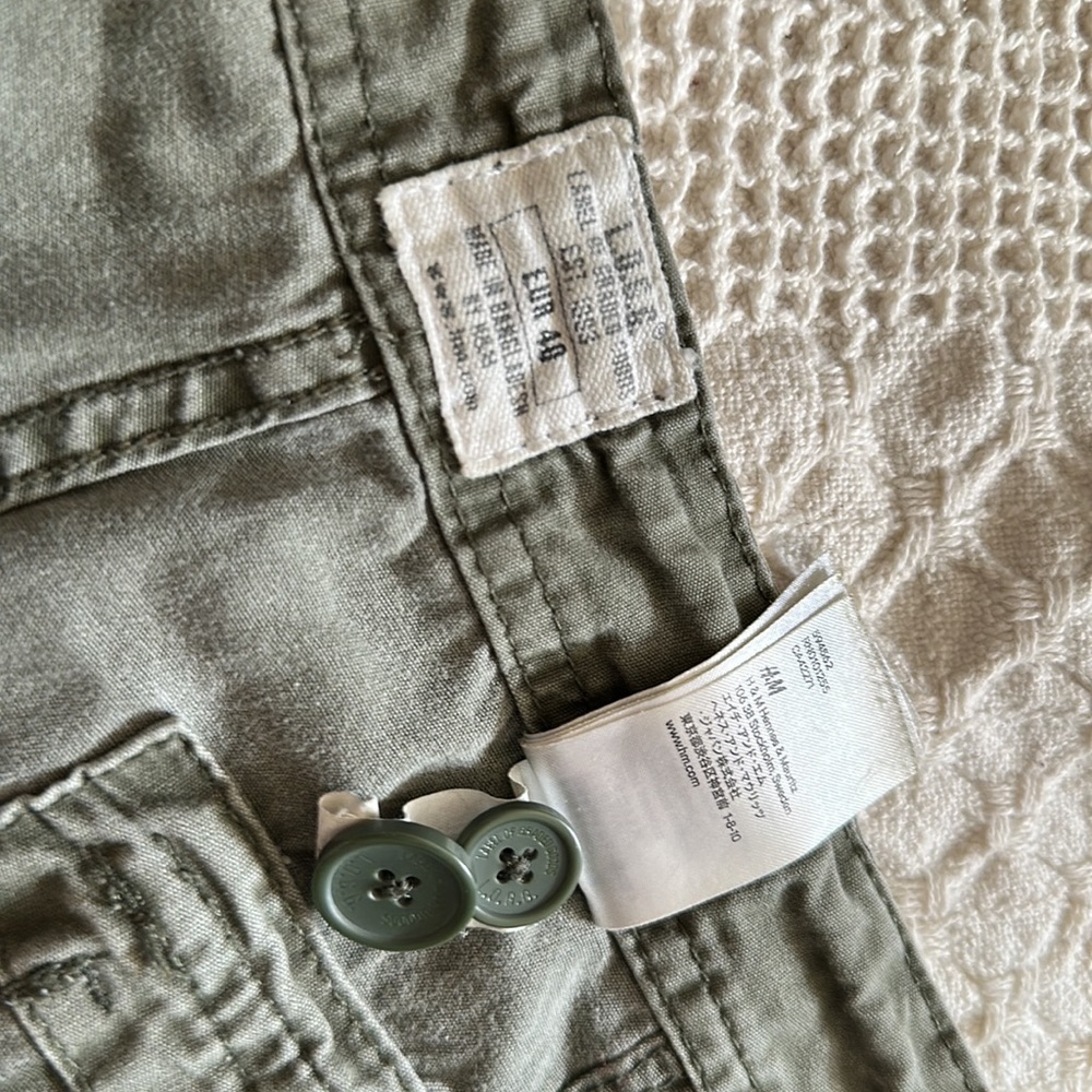 Vintage H&M L.O.G.G. Green cargo shorts - Picture 2 of 5